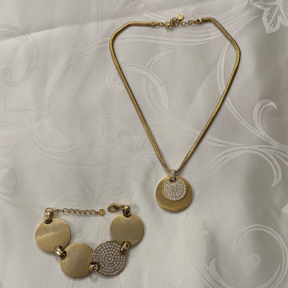 Elegant Gold Colour Necklace and Bracelet Set